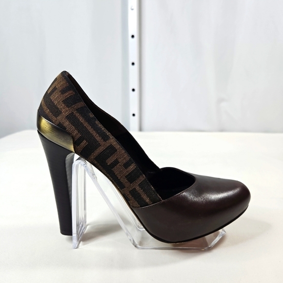 Fendi Women's Logo Brown Leather Pumps Size 36.5 - Picture 1 of 9